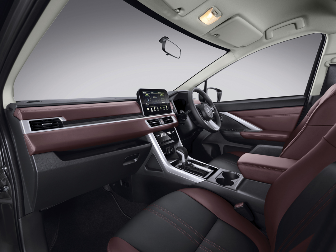 New Xpander Cross Desain Dasbor Axis Horizontal dengan Material Halus